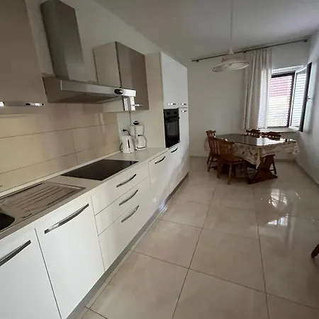 Apartment Ana