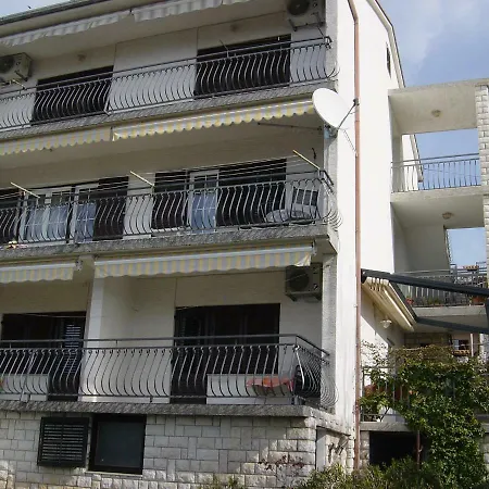 Ana Apartment