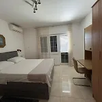 Ana *